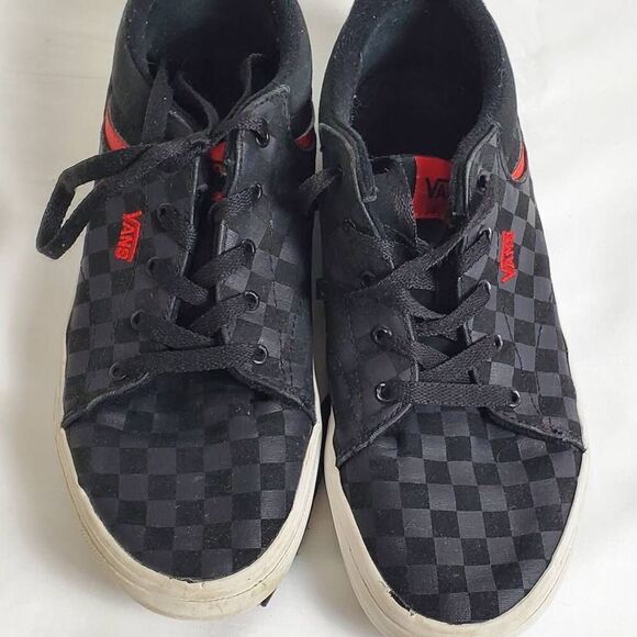 Vans Black Checkerboard Skate Shoes Youth 6.5 / Women’s 8 Black Red Low Top Snea - Picture 9 of 10